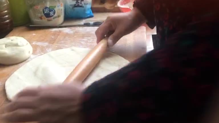 我妈吐槽我太胖太丑,我吐槽我妈妈做饭做了一个小时就做了一个菜